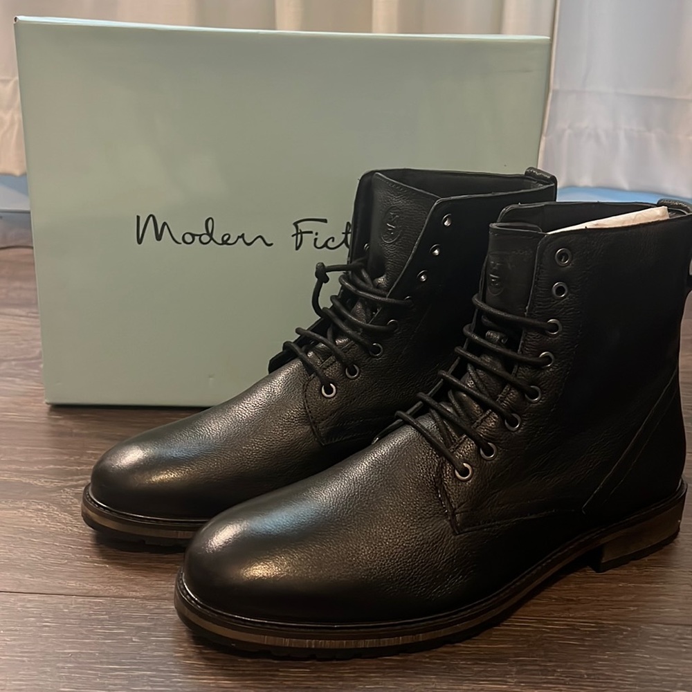 Men's black dress shoes/boots